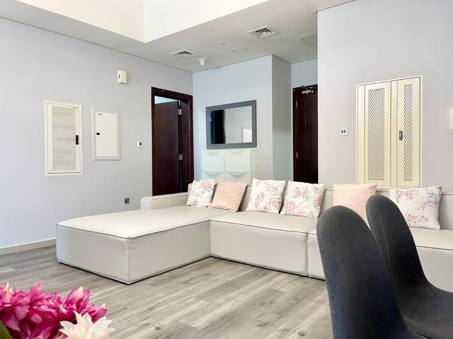 Cozy Upgraded Residential Flat With Sea, Mangrove, Pool View - 1203 Not