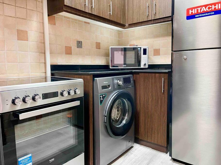 Cozy Upgraded Residential Flat With Sea, Mangrove, Pool View - 1203 Not * Abu Dhabi